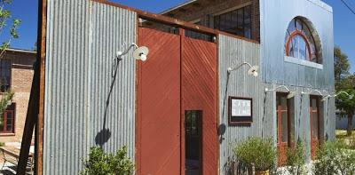 Hotel Rustico, Casa de Zinc