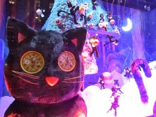 LOS ESCAPARATES ILUMINAN PARÍS.