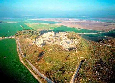 Megiddo, la primera campaña de Tutmosis III