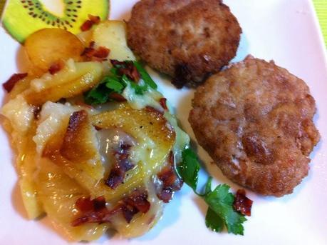 Torta De Patatas Fritas Y Asadas Con Torta De Oveja