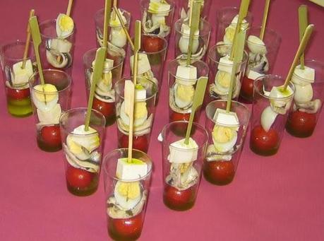 SNACKS FOR CHRISTMAS TABLE DECORATION