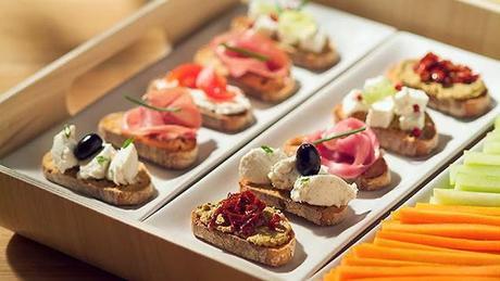 SNACKS FOR CHRISTMAS TABLE DECORATION