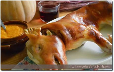 Cochinillo asado al estilo segoviano y puré de calabaza y manzana dulce con frutos secos
