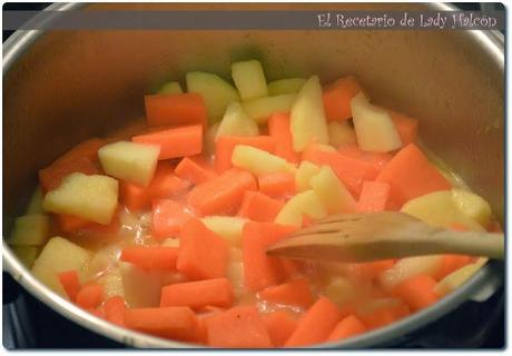 Cochinillo asado al estilo segoviano y puré de calabaza y manzana dulce con frutos secos