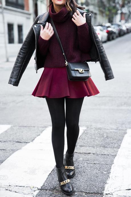 Burgundy_Outfit-Turtleneck_Jumper-Chained_Booties-Outfit-Street_Style-34