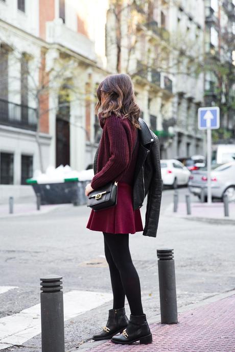 Burgundy_Outfit-Turtleneck_Jumper-Chained_Booties-Outfit-Street_Style-22