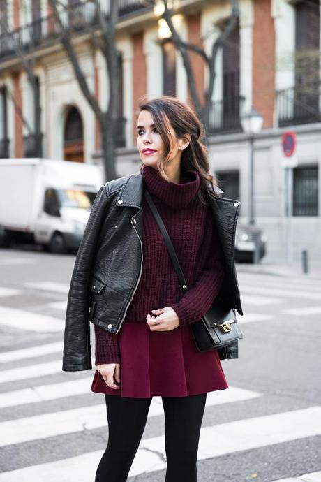 Burgundy_Outfit-Turtleneck_Jumper-Chained_Booties-Outfit-Street_Style-21