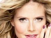 Uñas efecto terciopelo barra labios astor para estas navidades.