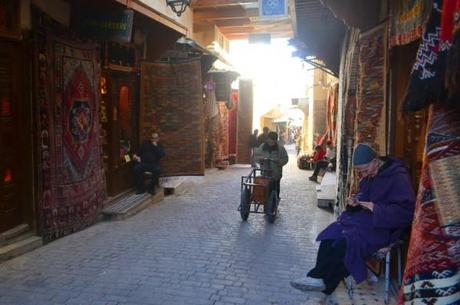 Una de las calles principales de la medina, Rue Tala'a Kbira