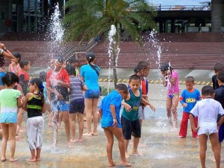 parque de los pies descalzos medellin