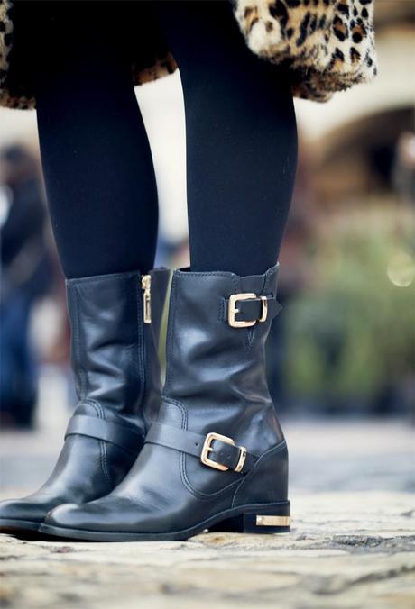 street style barbara crespo xmas time plaza mayor madrid fashion blogger outfit