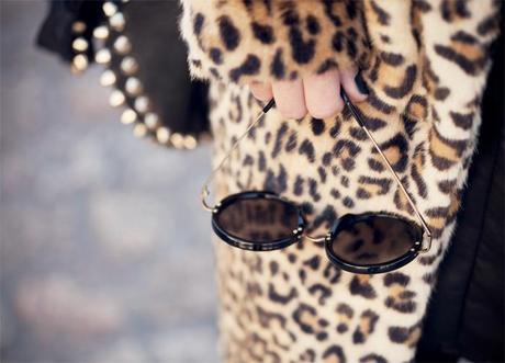 street style barbara crespo xmas time plaza mayor madrid fashion blogger outfit