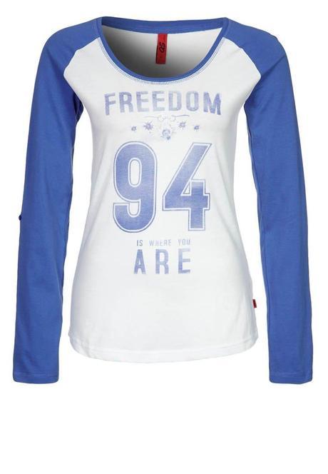 Camiseta con número, mangas azules y cuerpo blanco