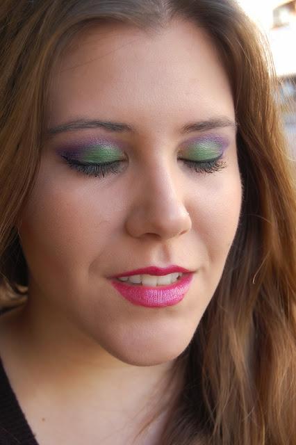 Video-tutorial: Maquillaje navideño en verde y morado