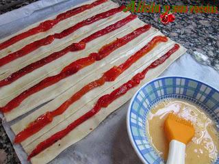 HUESOS DE HOJALDRE RELLENOS DE PIMIENTOS ASADOS