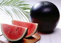 La sandia Densuke Black es la fruta mas cara del mundo y miembro de la lista imposible