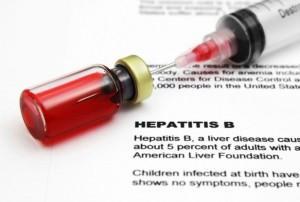 Hepatitis B vacuna muertes bebés China medicamentos reacciones adversas