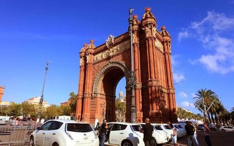 INCREIBLE VIAJE POR LA CIUDAD DE BARCELONA, ESPAÑA !! VIDEO.