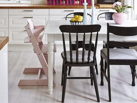 UNA CASA EN NORUEGA CON SUAVES PINCELADAS EN ROSA