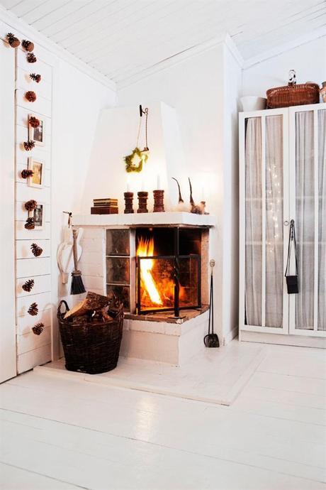 Una cabaña al norte de Estocolmo. Decoracion vintage muy navideña.