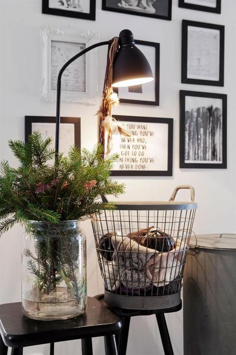 Una cabaña al norte de Estocolmo. Decoracion vintage muy navideña.