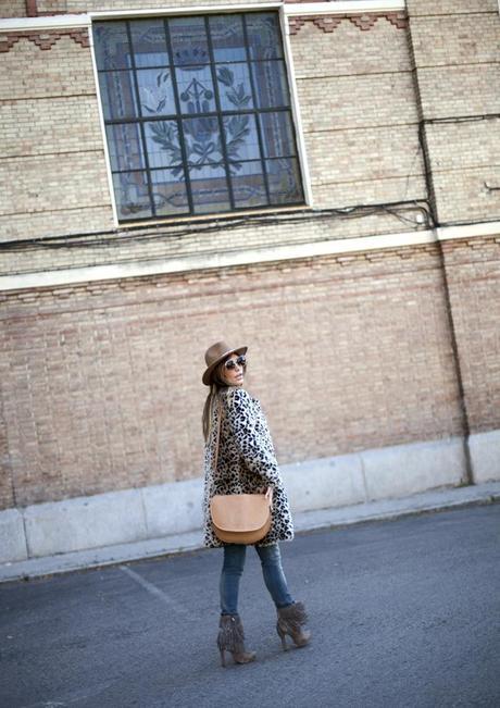 street style barbara crespo warm and wild outfit animal print coat fashion blogger