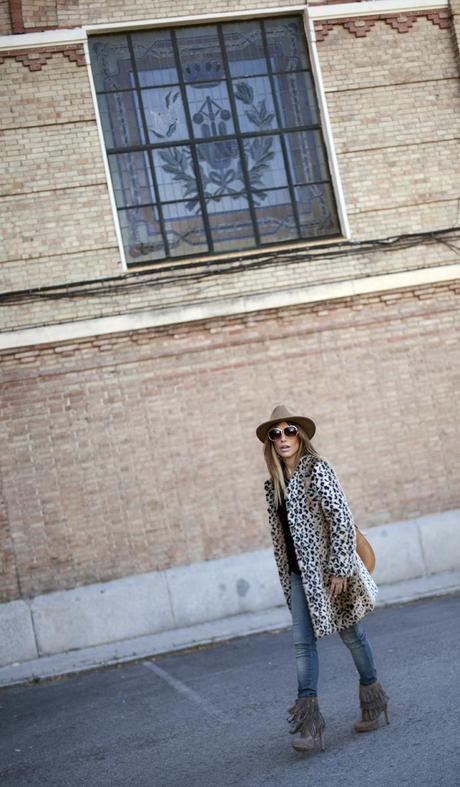 street style barbara crespo warm and wild outfit animal print coat fashion blogger