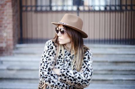 street style barbara crespo warm and wild outfit animal print coat fashion blogger