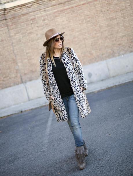 street style barbara crespo warm and wild outfit animal print coat fashion blogger