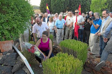 Señalización-de-fosas-comunes-Memoria-Historica-fosas-comunes-Nerva-Multimagenestudio-12