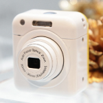 Smartphone-attachable-camera-available-from-Altek