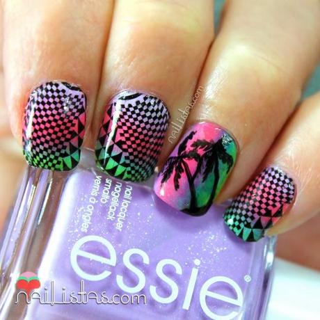 Uñas decoradas con palmeras