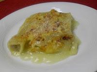 Canelones de pollo y jengibre con velouté de ave al cava