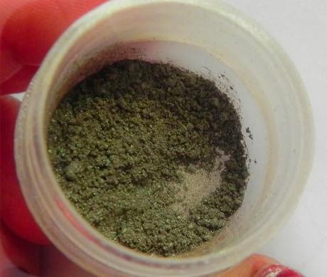 Shiro Cosmetics (II): Swatches.