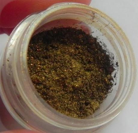 Shiro Cosmetics (II): Swatches.