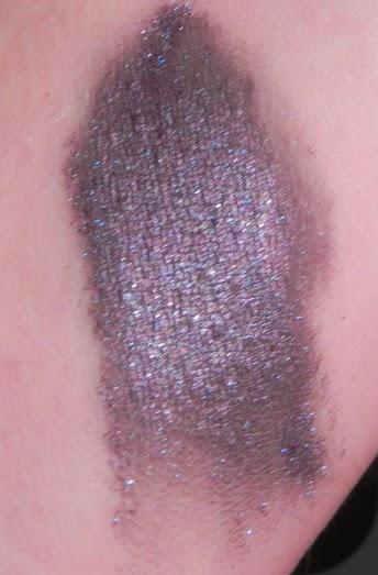 Shiro Cosmetics (II): Swatches.