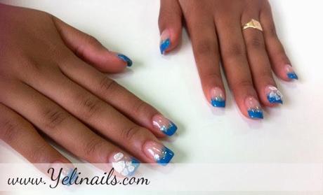 Uñas acrílicas con puntas azules. - Paperblog