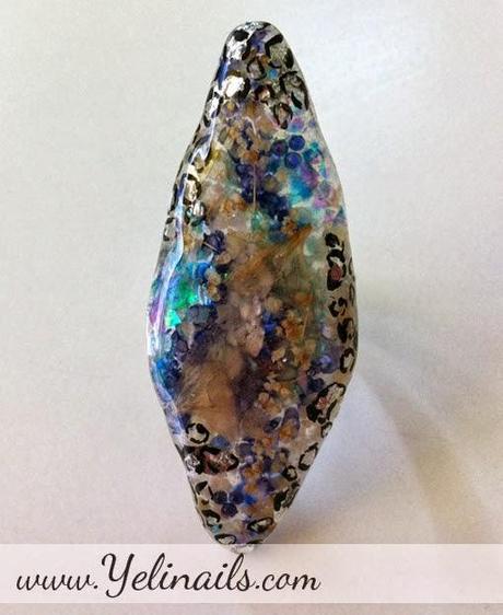 Anillo de acrílico.