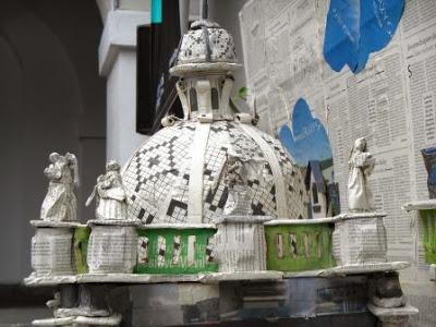 Imágenes de un pesebre hecho con papel y cartón