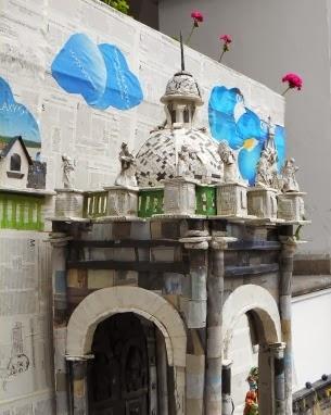 Imágenes de un pesebre hecho con papel y cartón