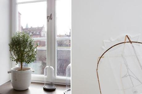 suelos de madera de roble puertas correderas dobles estilo nórdico escandinavo vintage decoración sencilla nórdica decoración renovación pisos segunda mano decoración nórdica escandinava decoración en blanco blog interiores escandinavos blog decoración interiores nórdicos 