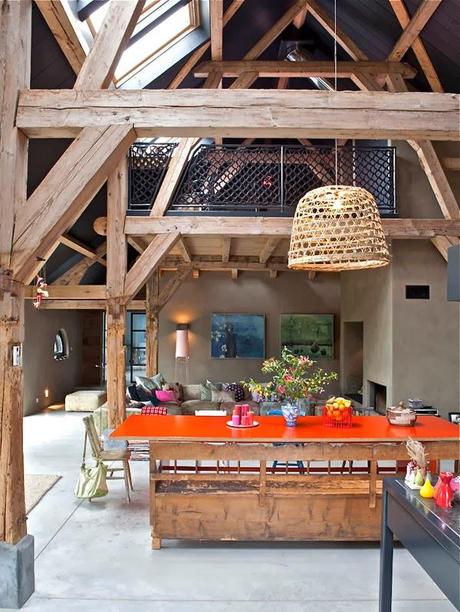 De granja a colorida vivienda holandesa