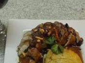 Pollo relleno frutos secos durazno vino gratin papas