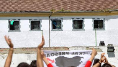 PARA QUE LOS VENCEDORES SEAN LOS TERRORISTAS