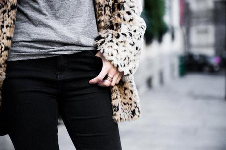 Collagevintage_Collection-Chelsea_Boots-Leopard_Coat-Sreet_Style-Outfit-34