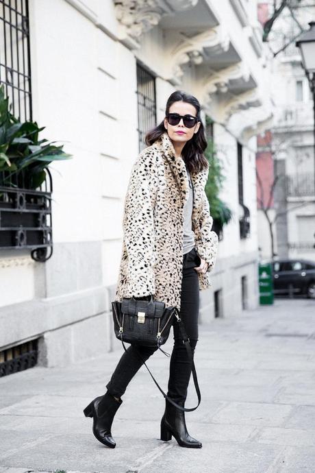Collagevintage_Collection-Chelsea_Boots-Leopard_Coat-Sreet_Style-Outfit-17