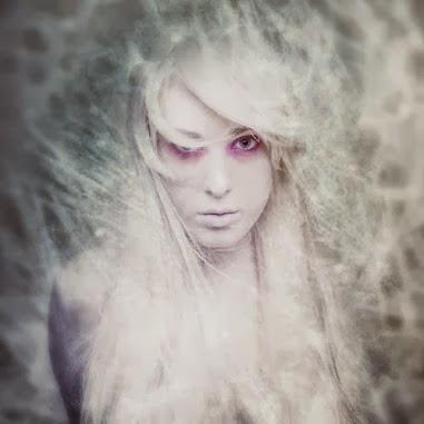 La noche está bordada..