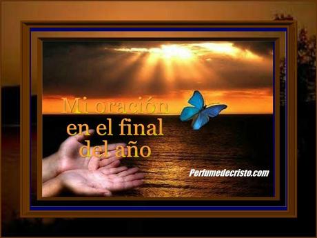 manos extendidas en el mar