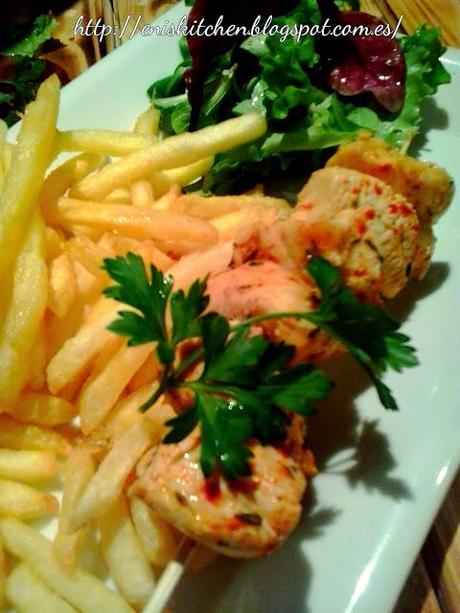 El pollo de los martes! Pinchos de pechuga de pollo