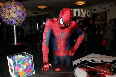 Spiderman ya esta preparado para celebrar el Nuevo Año en Times Square